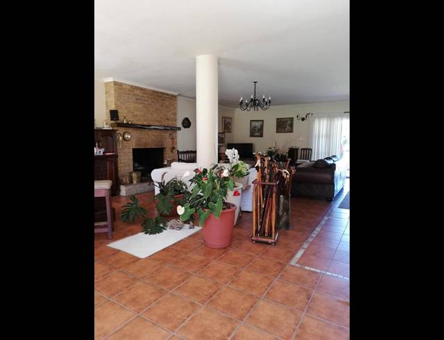 3 BEDROOM HOUSE FOR SALE IN KLEINBAAI